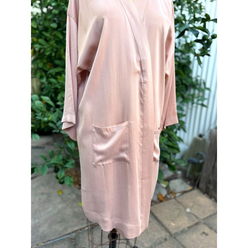 NWOT Quince Blush Pink Silk Long Sleeve Above the Knee Wrap Robe Size One Size - Picture 10 of 12